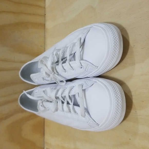 Converse Chuck Taylor All Star Low Ox White Leather Unisex Sneaker Men's sz 12 - Picture 2 of 8